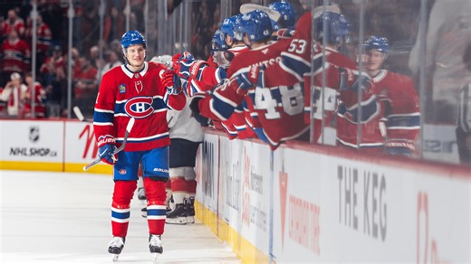 Kapanenova bekhendová trefa ze vzduchu