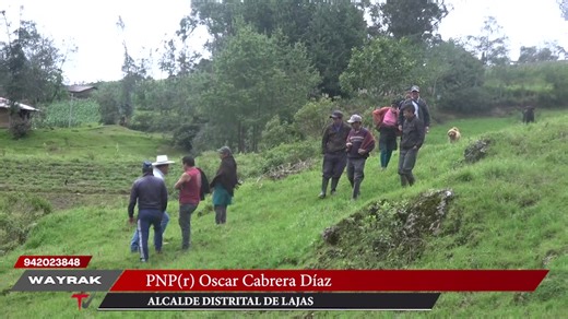 ALCALDE DE LAJAS SE DESPLAZA A LA CONGA PARA ATENDER EMERGENCIA POR DERRUMBE Ante el desastre natural ocurrido en las últimas horas, el alcalde distrital de Lajas Oscar Cabrera Díaz, se trasladó de manera inmediata hasta el sector La Conga, con el fin de supervisar personalmente la magnitud de los daños ocasionados por el derrumbe que ha afectado a diversas familias de la zona. La autoridad edil, realizó un recorrido por los puntos más críticos para constatar el estado de las viviendas y las vía
