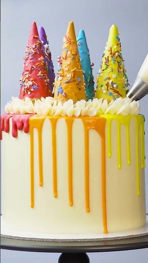 Creative Ice Cream Cone Cake Decoration Ideas #cake #chocolate