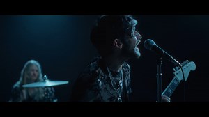 美国另类摇滚 Lø Spirit - Aløne [Official Video]