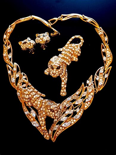 Gold Tone Tiger Trifari Set With Vintage 80s Rhinestones - Etsy