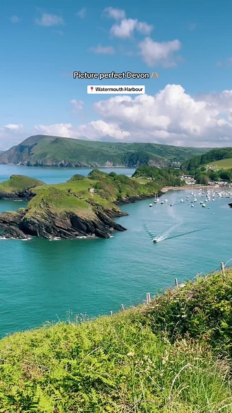 Can you believe this is the UK? #watermouthharbour #northdevon #devonuk #devon #visitdevon #coastalliving #ukcoast #beautifulbritain