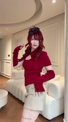 I love red A gentle retro touch #bi#Dance outfit#Red-themed outfits#碎 五年规划