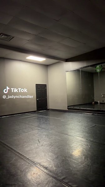 I absolutely love this song 🙌🏻🙌🏻 @Sam Smith #dance #dancer #improv #fyp