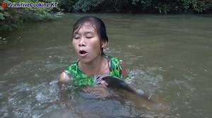 68K views · 1.6K reactions | Survival skills: Primitive life finding food meet big fish at river | Primitive Films | Facebook