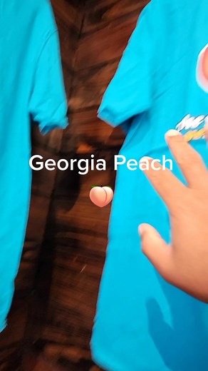 I should have bought the shirt...#georgia #savannah #peachcobblerfactory