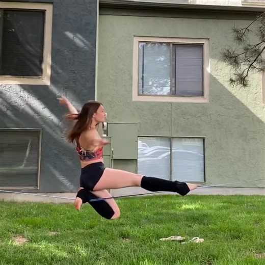 1_If you want to learn how to do this static spin go check out my new tutorial!! The link is in my bio 濾 ---- #slackl #slacklining #slackliner | Serenerz | Facebook