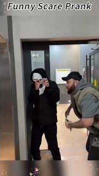 Ghost mask prank 🤣🤣🤣#funnyvideo #scared #scareprank #funnytiktok #fyp