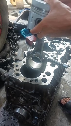 How piston ring install #worldmechanic | Tolit's Mechanic