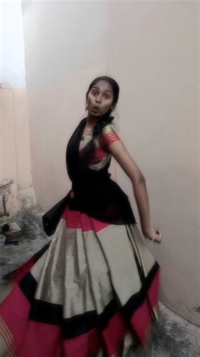 Deekshitha on Instagram: "👀❤️ #reeiltfeelit #reels #reelinstagram #instagood #instagramreels #instadaily #instagram #foryoupage #foryou #explore #explorepage #viral #trending #folk #dancer #deekshithadancer"