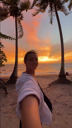 Don’t blink 🌅👀 The small island called Koh Jum in Thailand is off the beaten path but well worth