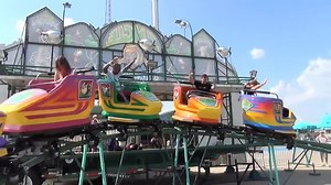 80K views · 2.3K reactions | This crazy spinning kiddie coaster at the State Fair of Texas proves a ride doesn't need to be huge to make you sick! :) | Theme Park Review | Facebook