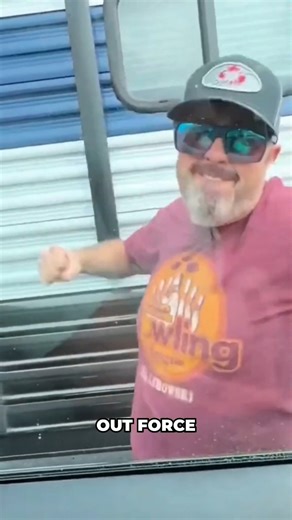 Tempered glass can handle big hits like a horse’s kick, but a small sharp strike makes it shatter instantly. 📹:- centrudesticla 📹:- bamwonie 📹:- vibler #TemperedGlass #ScienceFacts #Engineering #fblifestyle | Facts Wiki