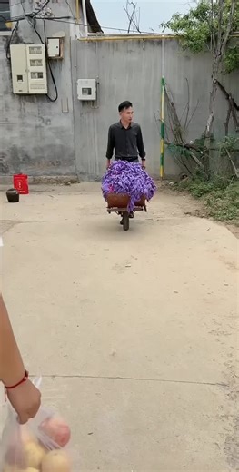 Funny Moments in China Captured on Video