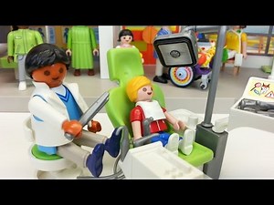 Unpacking Dentist 6662 for Playmobil Children's Clinic