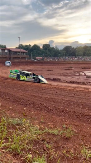 87K views · 1.1K reactions | 1️⃣0️⃣ days —> Clarksville Speedway  Join us for the Southern Thunder Super Dirt Series season finale and help us close out 2025 at Clarksville Speedway — the track’s last event EVER! #dirtracing #dirtlatemodel #latemodel #racing #nascar #reels #explorepage #dirttrack #dirttrackracing #fyp #viral #photography #racingphotography #trending | Southern Thunder Super Dirt Series | Facebook