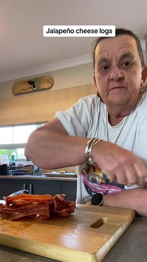 Delicious and Spicy Jalapeno Cheese Logs Recipe