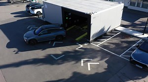 42K views · 96 reactions | Einfach. Automatisch. Power Swap. Mit nur einem Klick fährt der #NIO selbstständig in die Power Swap Station und wird für den Batteriewechsel optimal positioniert. Sowohl akustische als auch visuelle Hinweise auf dem Display führen die User durch den Prozess  #batteryswap #alwaysforward #blueskycoming | NIO | Facebook