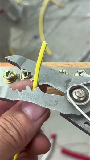 Electrician Wiring #ElectricianWiring #Electrician #shortsfeed #wiringtips #copper #wire
