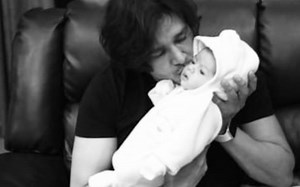 Patiala Babes Actor Anirudh Dave Says 'Khudki Saans Leni Hai Mujhe' As He Recovers From COVID-19; Shares A Heartwarming Picture With Son | SpotboyE