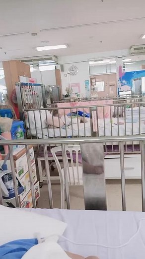 Pediatric Hospital Room Overview: A Calm Environment