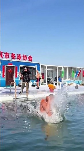 Winter Swim Bliss: Embrace the Cold for Health & Happiness