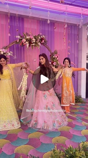 Nishtha Rahi | Award-Winning Wedding Choreographer on Instagram: "How to do a Mehndi right ??? Let the Bride take over the Dance Floor 💃🏻 Choreography: @weddingchoreographybynishtha Our Beautiful Bride dancing with the Bridesmaids with such Gracefulness is so satisfying to watch !!😍 Bride @ambikaahuja_29 Bridesmaids @mukshnaaa @drishti.duggal Song #gharmorepardesiya Venue @rchandrapalace Bride’s makeup @makeupbypratiba #bridesmaidsdance #mehndidance #bridemehndidance #mehndiperformance #teamn
