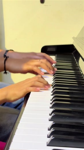 #ខឹងព្រោះស្រលាញ់ សិស្សរៀនព្យាណូចង្វាក់ បូលេរ៉ូ #piano #bolero #style