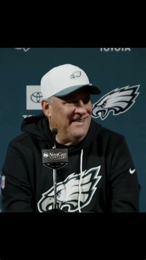 Philly reporters fighting each other 😂 #philadelphiaeagles #vicfangio