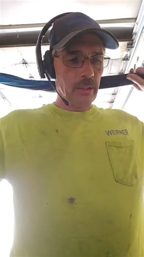 ☀️ 100 degrees and unloading freight? That’s no joke. Road Team Captain Jim’s got a few simple tips to help beat the heat and stay safe on the job - listen to his quick message below. A big thank you to all our Dollar Drivers and those handling unloads: your hard work doesn't go unnoticed, especially in these temps. Stay safe out there! 💪🚚 #TeamBlue #DriverSafety #DriveDollar #WeKeepAmericaMoving | Werner Enterprises