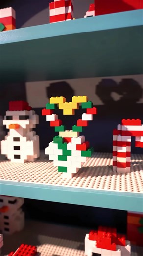 😄🧝‍♂️ Did those cheeky elves trick you at LEGO Santa’s Toy Factory؟ You were busy building LEGO hearts for Build to Give… while the elves turned the factory into a dance floor 🎶🕺 Join the fun and dance along ✨ 😄🧝‍♂️ هل خدعكم الأقزام المشاغبون في مصنع ألعاب سانتا من LEGO؟ بينما كنتم تبنون قلوب LEGO ضمن مبادرة Build to Give، حوّل الأقزام المصنع إلى ساحة رقص مليئة بالمرح 🎶🕺 انضموا إلى الأجواء واستمتعوا بالضحك والفرح 🧱✨ #LEGOLANDDubai #BuildToGive #FamilyFun #WinterVibes #FestiveFun