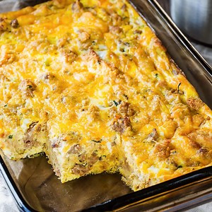 Leftover Stuffing Breakfast Casserole Put that leftover sausage stuffing to a good use and make this delicious breakfast casserole. You only need 4 ingredients and it feeds a crowd! Recipe: https://www.sweetandsavorybyshinee.com/leftover-stuffing-breakfast-casserole/ | Sweet & Savory