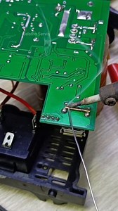 2.6M views · 8.2K reactions | how to remove a USB socket without a desoldering pump #desoldering #tips #soldering #trick #reelsfb #creative #ideas #usb | Delofha Servis | Facebook