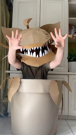 Making the Man Eating plant costume out of cardboard using a printable template and tutorial.