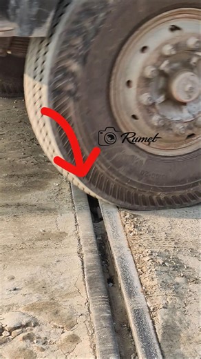 Loose packing at the level crossing gate.#ontario #point #toronto #british #viraltopic