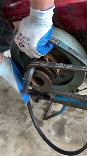 Agricultural machinery repair #Car repair daily # On vintage tractors