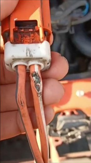 P0AA6 hybrid battery voltage system isolation fault Don't check battery#viral #hybridcar