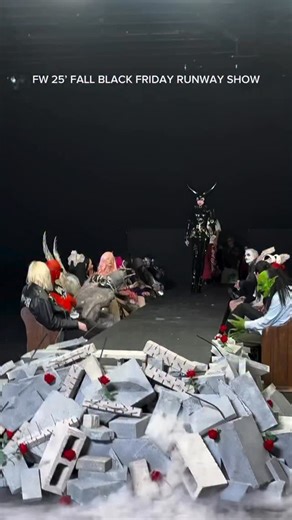 #janedoelatex latex monster heading up the @civilregime fashion show - what a day! Thanks to @mmcustomart | Jane Doe Latex