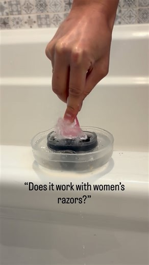 No matter what or how you shave, the Razor Rinser makes it easier cleaner and less wasteful! #shaving #legs #gadgets #gifts #forher | The Clean Shave