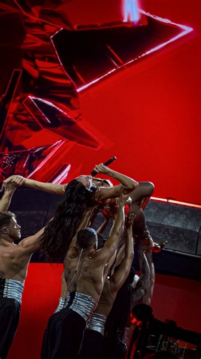 Break My Heart - Dua Lipa (10/01/25) @aacenter Dallas, Texas. I was doing better alone. But when you said “hello”, I knew it was the end of it all. ⛓️‍💥 #dualipa #radicaloptimism #radicaloptimismtour2025 #futurenostalgia #dua #dallas #live @dualipa @teamduahq | Larry Prata