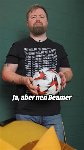 Beamer oder Fernseher für die WM 2026? ⚽📺