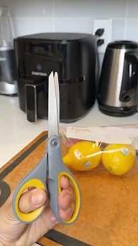 Sharpen Your Scissors Instantly with Aluminum Foil!#shorts
