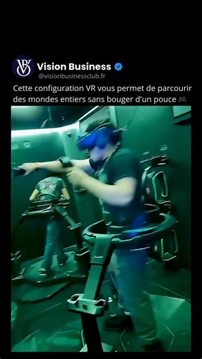 Vision | Business | Succès on Instagram: "La réalité virtuelle atteint un point où le cerveau humain ne peut plus distinguer ce qui est numérique de ce qui est réel ⚡🧠 Cette plateforme est construite autour d’une base omnidirectionnelle qui permet à une personne de courir naturellement dans n’importe quelle direction tout en restant complètement sur place. Des capteurs intégrés à la ceinture suivent les mouvements du corps avec une précision extrême, traduisant chaque pas, sprint et rotation di