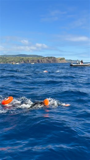 The Sumarpo NOVA Eco Triathlon Wetsuit was built for speed, flexibility, and sustainability. ⚡Limestone-based Yamamoto neoprene = elite buoyancy low drag ⚡5 mm leg-lift system for enhanced lower-body buoyancy and a faster, more balanced position ⚡1.5 mm ultra-flex shoulders for unrestricted, natural movement SCS hydrodynamic coating that slices through the water with ease ⚡Made with recycled linings benzene-free glue = eco-conscious innovation Available in both men’s and women’s models, the NOVA