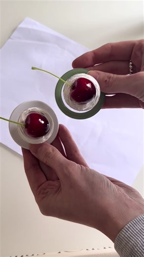 Cherry & cream popsocket resin part 🍒🤍 Comment if you want the full DIY #resindiy #popsocketdiy #cherryandcream #satisfyingresin