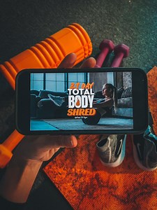 Angie Bellemare on Instagram: "This is it .. YOUR FRESH START 🔥 The 21 DAY TOTAL BODY SHRED is HERE and is Now LIVE in the UpRoar Virtual Fit Gym ! These QUICK 10 minute workouts are changing the game. FINALLY a workout you can stick to, Build confidence and Get EPIC results in as little as 21 Days. .. that’s how FAST you can make a change. 21 Days / 10 minutes a Day from the comfort of your own home ! The Stacking effect is what makes this program so unique … and what makes it SO SPECIAL is th