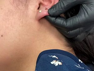 100Pcs Body Piercing Needles 14G Disposable Body Piercing Needles for Ear Nose Navel Nipple Belly Button Tongue Piercing Tool Needles