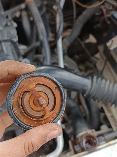 #ashraf #efi #auto #foryoupage #viraltiktok Toyota vitz 2004 model thermostate wall problem solve