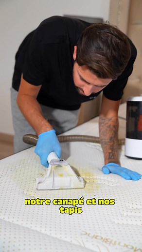Tu passes l’aspirateur, la serpillière… mais tu oublies ton canapé ? 😱 Des millions de bactéries et d’acariens s’y installent sans que tu le voies. 🧼 Avec DustGo, nettoie en profondeur matelas, tapis, canapés, sièges auto. 💪 Ultra simple, puissante, elle élimine aussi les poils & odeurs ! 🧴 Ajoute une pastille parfumée et redonne vie à ton intérieur. ✨ Tu vas adorer l’effet “comme neuf” après chaque passage. | DustGo