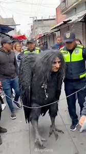 En la CDMX ya nadie se sorprende 😯 #viral #mexico #fblifestyle | Angel Garcia